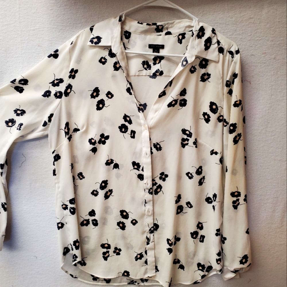 Long sleeve button down top